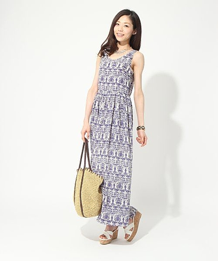 アラベスク柄マキシワンピース