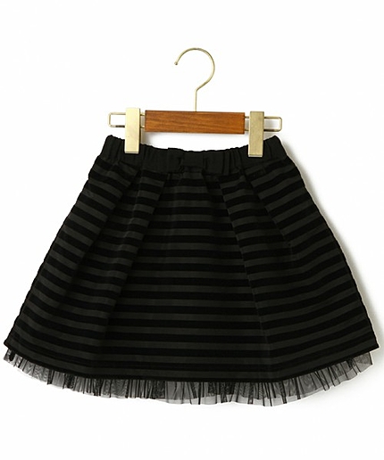 ブラックボーダースカート