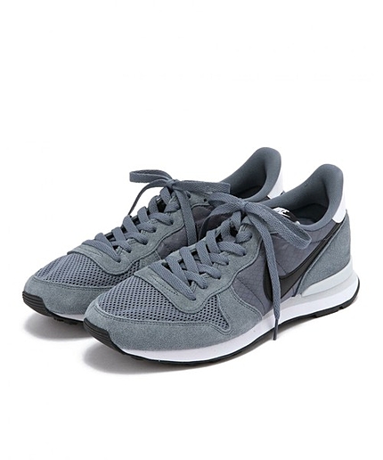 [ナイキ]　NIKE INTERNATIONALIST スニーカー