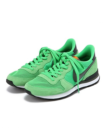 [ナイキ]　NIKE INTERNATIONALIST スニーカー