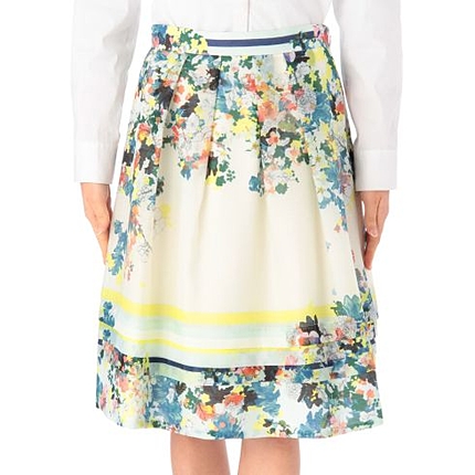 花柄タックスカート