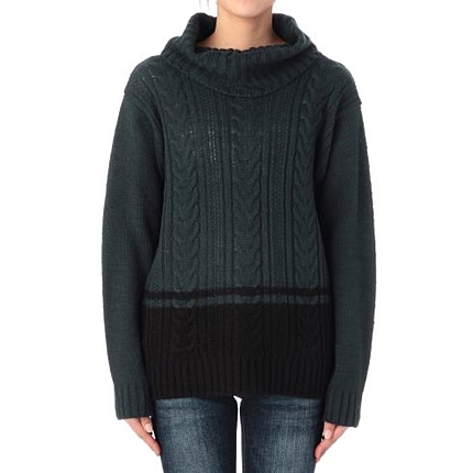 配色ケーブル編みオフタートルネックニット