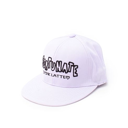 ロゴ刺しゅうキャップ