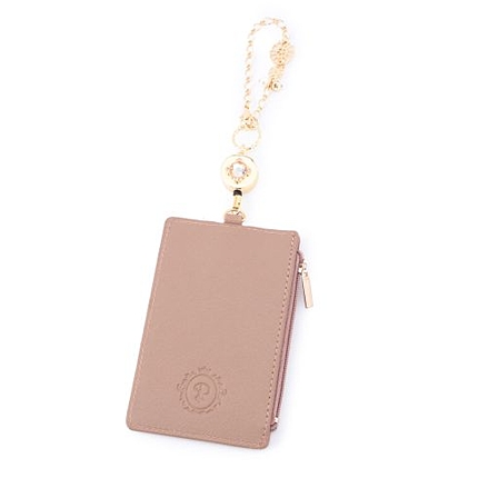 ビジューリール付きパスケース