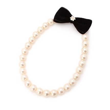 リボンつきパール調ショートネックレス