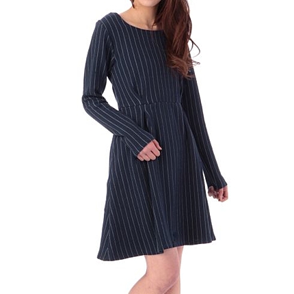 ピンストライプ柄フレアワンピース