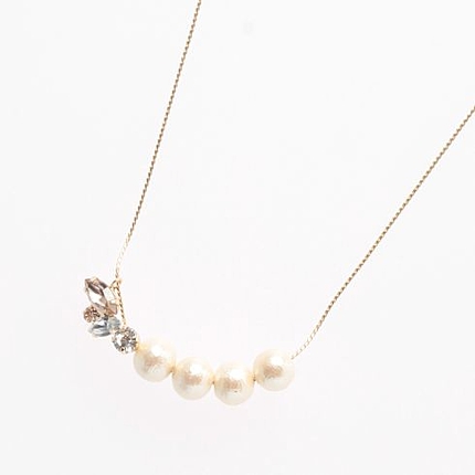 プチビジュー付コットンパールネックレス