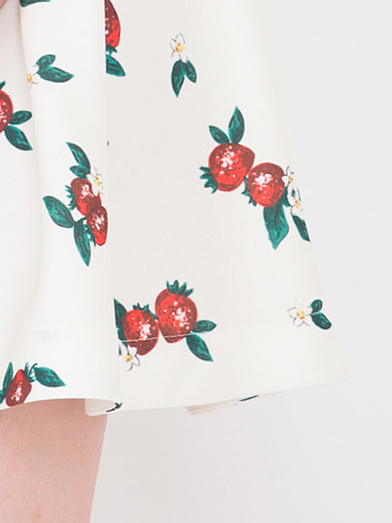 いちごタックスカート