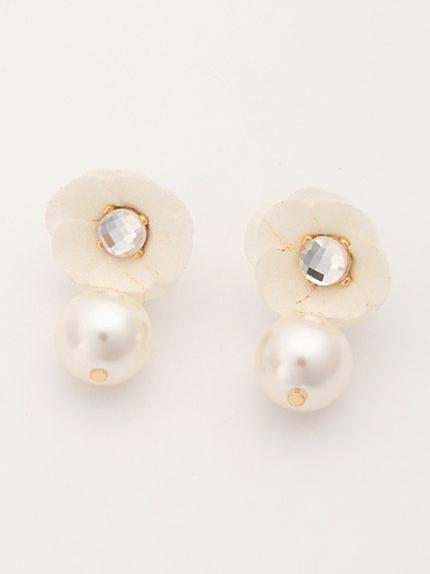 フラワビジューピアス