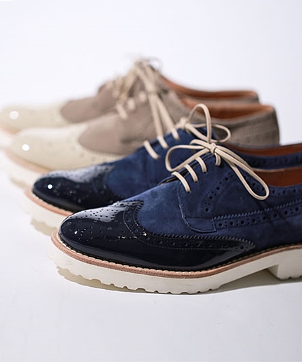 スエードウイングチップバイカラー