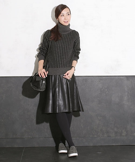 ストライプオフタートルニット