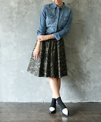 メタルパーツ付きローファー