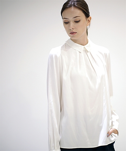 フロントタックシャツ