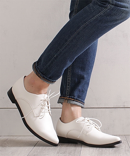 レースアップポインテッドシューズ