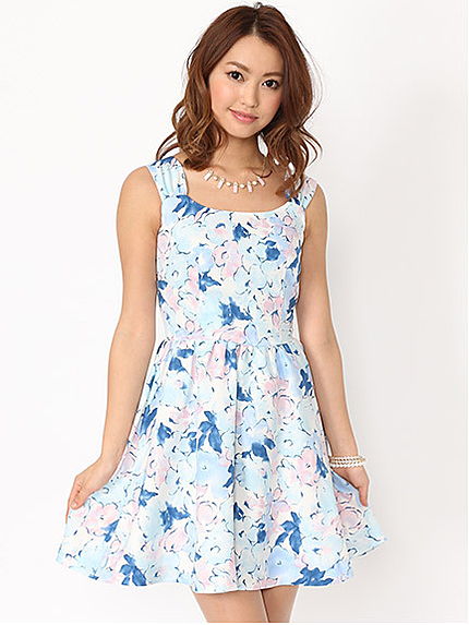 花柄ワンピース