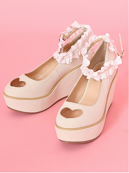 ハート開きフリルアンクルストラップパンプス