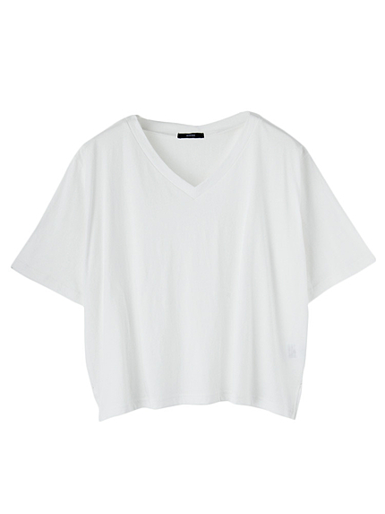 Vネック over Tシャツ