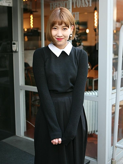 襟付きニットトップス