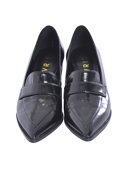 アーモンドトゥローファー