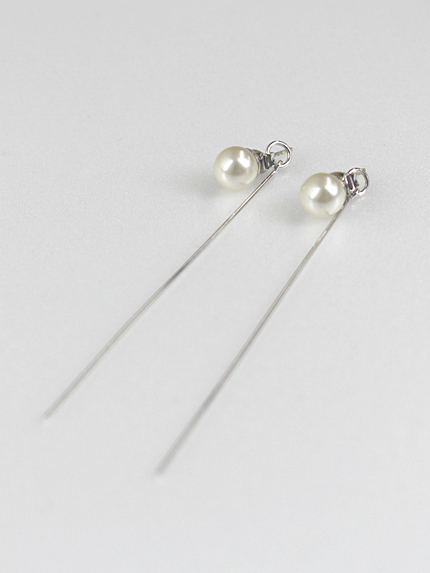 パールポイントロングピアス