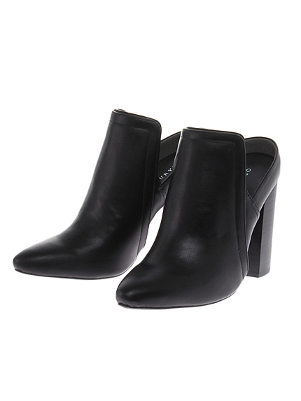 【GDS】 シンプルサボショートブーティ