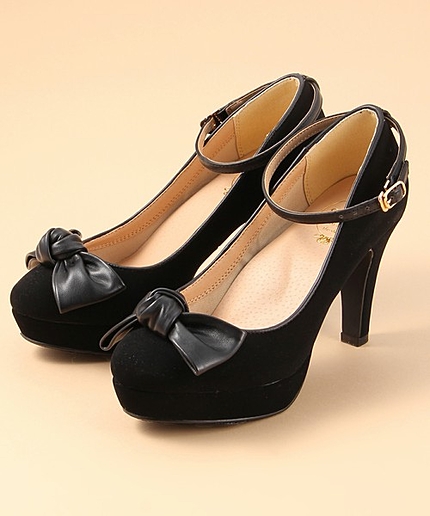 フェミニンリボンパンプス