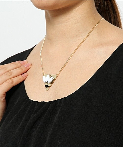 WEGO/三角ビジューネックレス