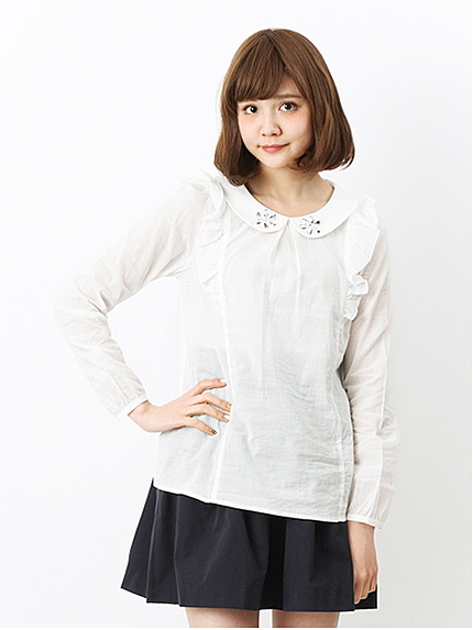 ビジュー付フラットカラーブラウス