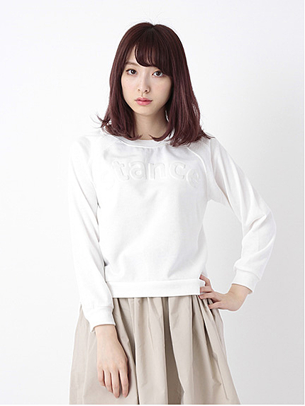 ブラシ刺繍ロゴプルオーバー