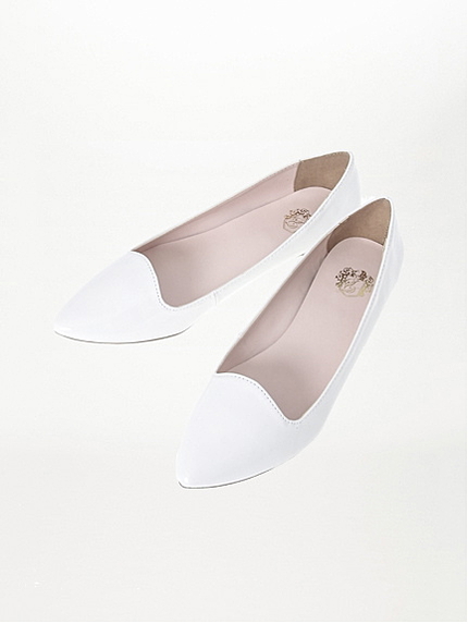 ポインテッドトゥフラットパンプス