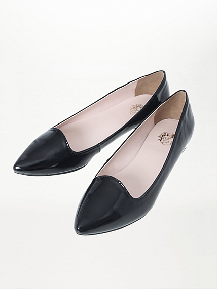ポインテッドトゥフラットパンプス