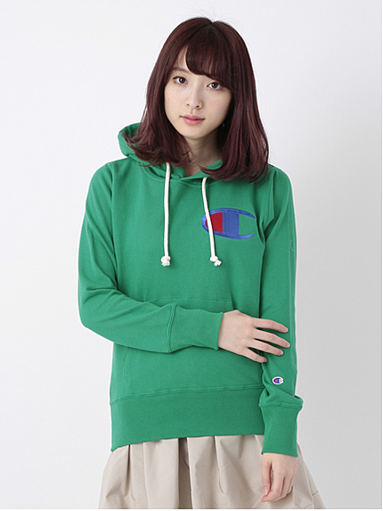 Champion ロゴ刺繍パーカー