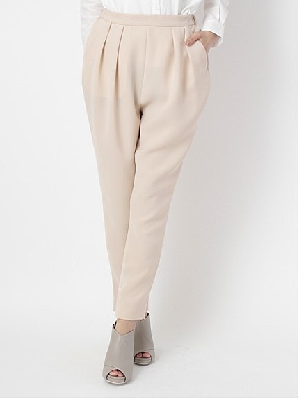 タックテーパードパンツ