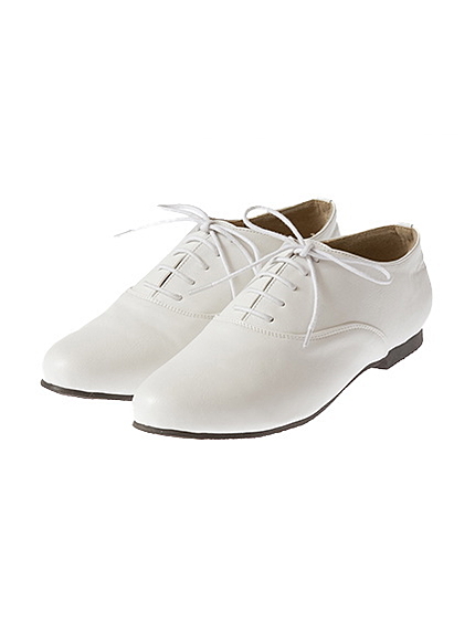 レースアップシューズ