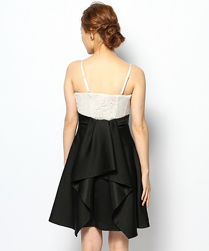 バックドレープワンピース