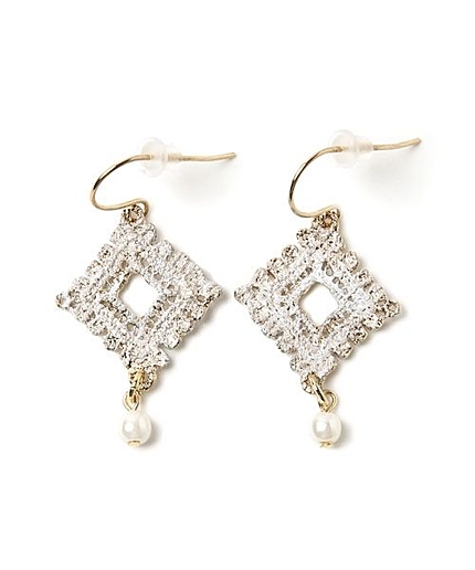 レースモチーフパールピアス