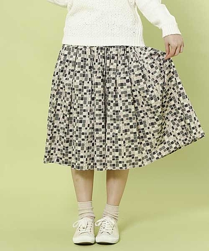 コラボ タイルプリントスカート