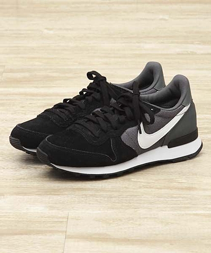 NIKE インターナショナリスト