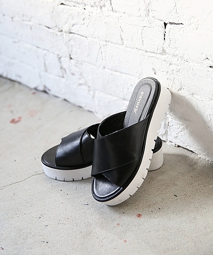 クロスヒッカケサンダル