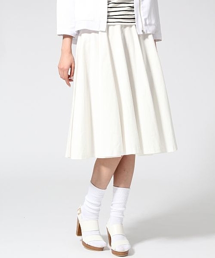 ボリュームフレアスカート