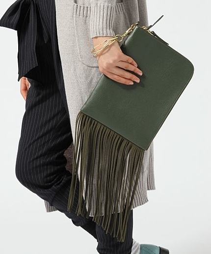 フリンジクラッチバッグ