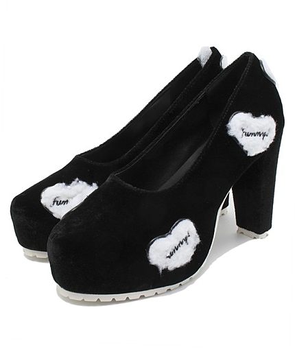 ハートワッペンパンプス