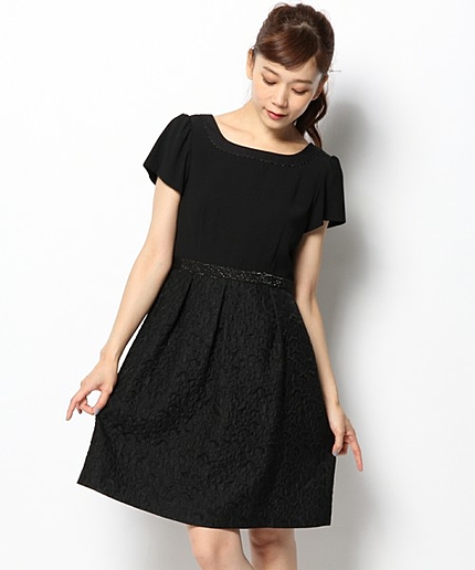 ブライトフラワードレス