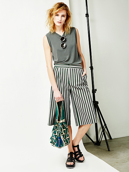 レジメンタルパンツ