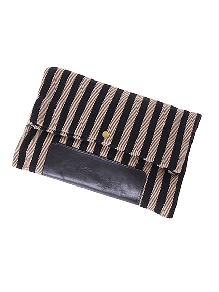 sm stripe clutch