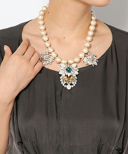 インパクトストーンコットンパールネックレス