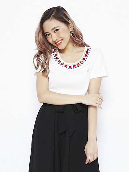 ビジューTシャツ