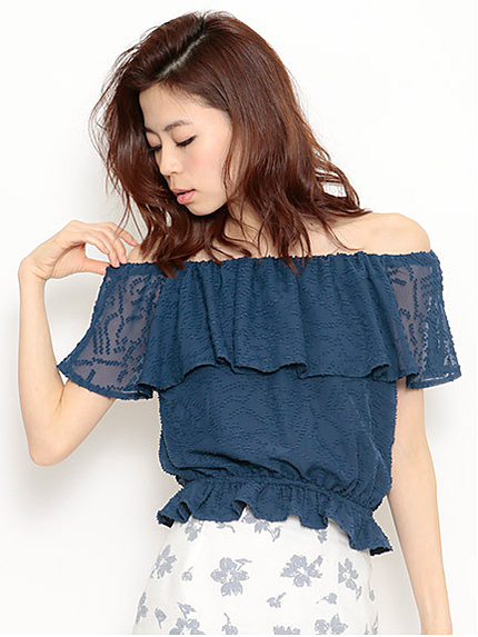 オフショルダーブラウス