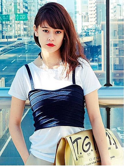 ニットビスチェ