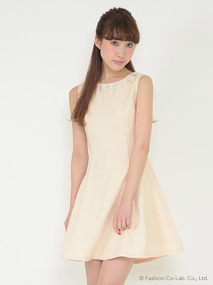 ビジュー付Aラインワンピ